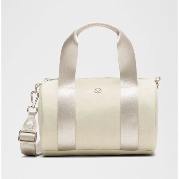 Lululemon Knit Nylon Mini Barrel Duffel Bag 5L Black, Pink or Raw Linen - Picture 9 of 12